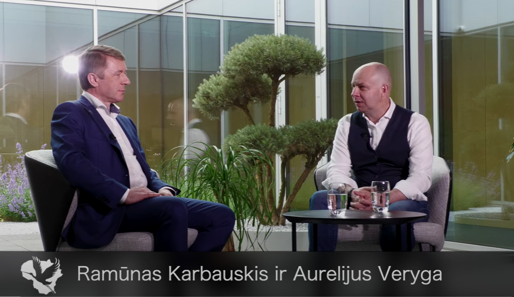 Laidoje „Kalba du žemaičiai“ pokalbis su Ramūnu Karbauskiu apie valdančiosios daugumos performavimą
